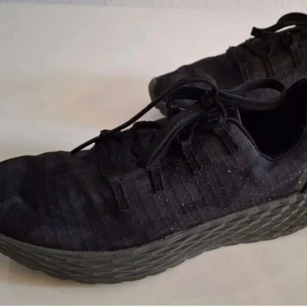NO BULL - Excellent condition - Night Camo Ripstop Runner, Size 6 (36)